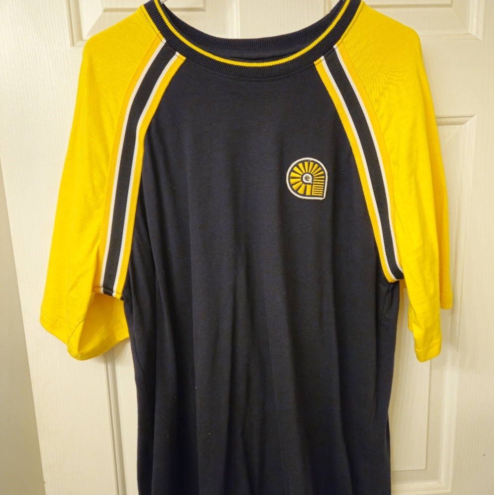 Akademiks Shirt Great Used Condition xl Blue & yelllow